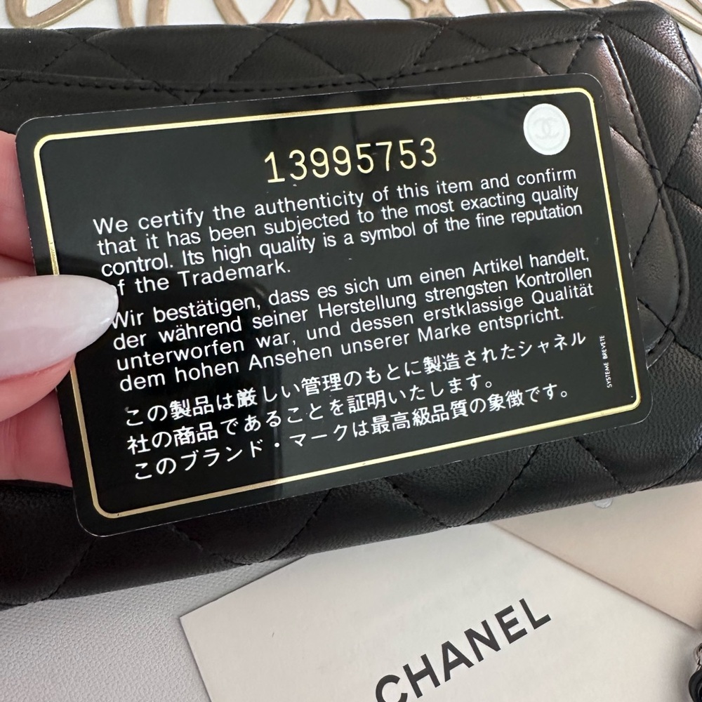 CHANEL Gusset Classic Flap Wallet - Picture 4 of 12